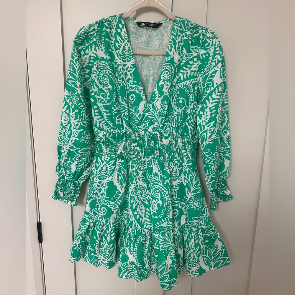 ZARA Green and White Paisley Long-Sleeve Smocked Waist Dress